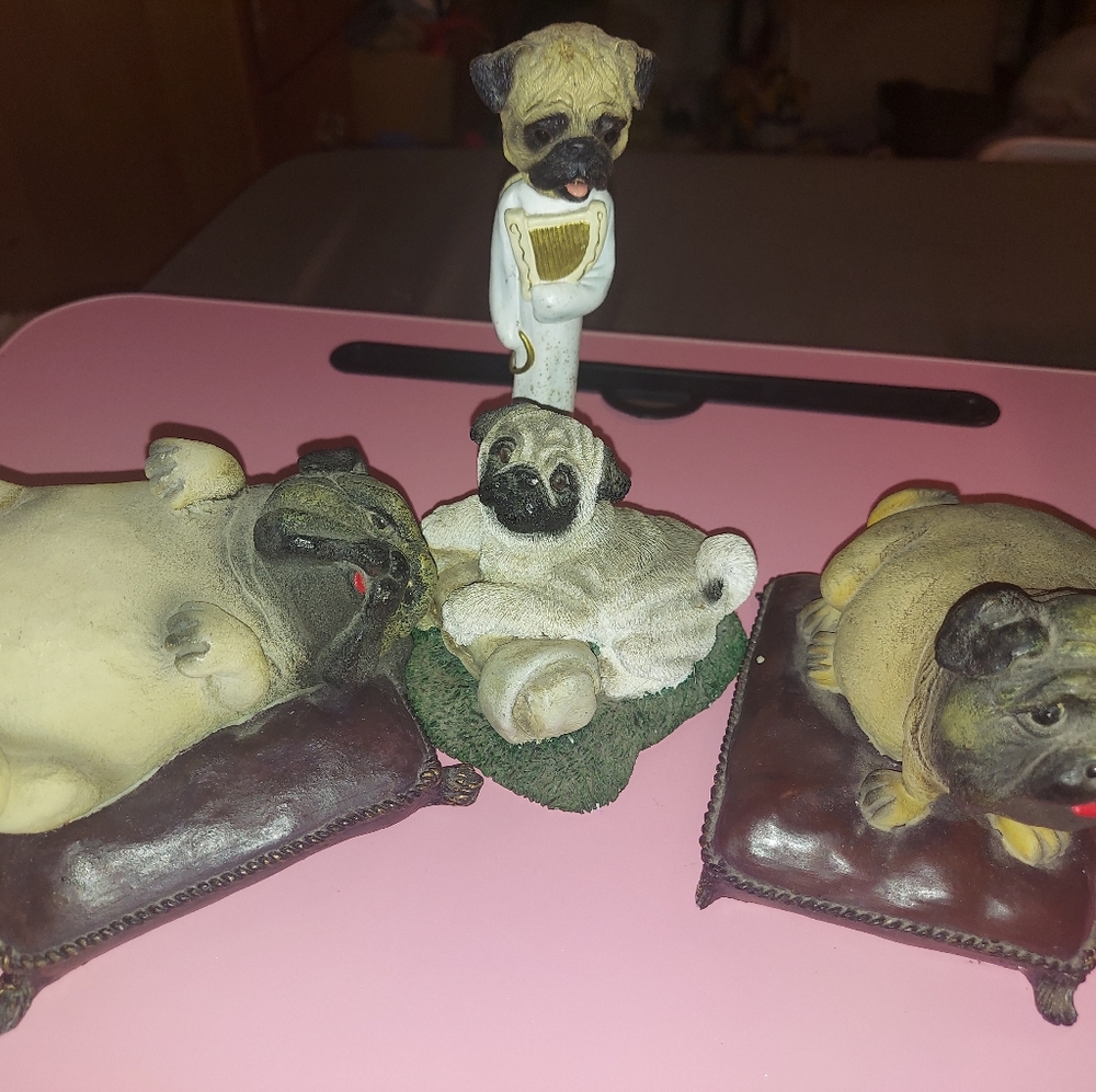 Stone figurines PUGS